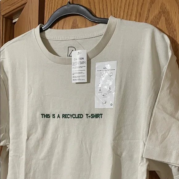 Recycled T-Shirt - Picture 3 of 9